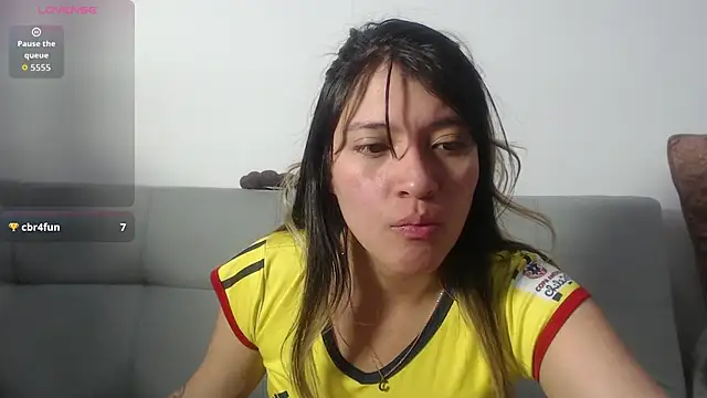 hannajonnes1 online show from June 18, 2026, 1:17 am