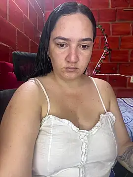 Fresita-12 online show from July 6, 2026, 9:39 pm