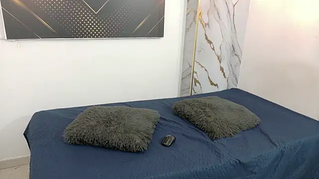 GoldenDesireX  online show from May 18, 2026, 6:58 pm