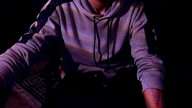 JuicyOnee online show from April 5, 2026, 3:04 am