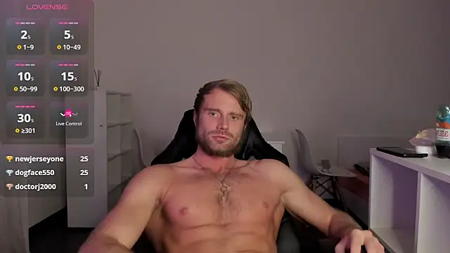 Snapshot of Paul_Rolex chatting on February 17, 2026, 6:36 pm Paul Rolex online show from February 17, 2026, 6:36 pm