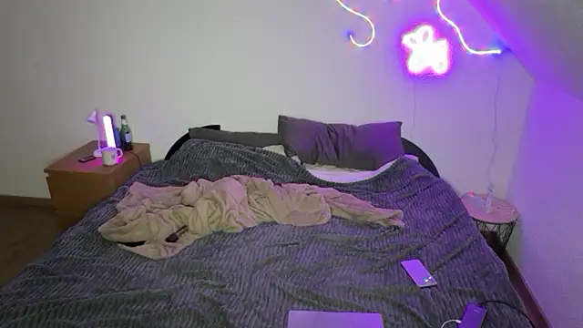 RoxySweetheart online show from April 7, 2026, 8:31 pm