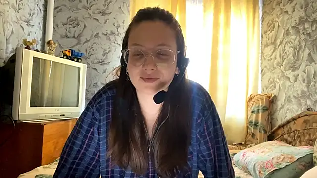 RosaliaHonohan online show from April 8, 2026, 5:18 am