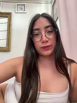 vampiralatina online show from May 28, 2026, 7:11 pm