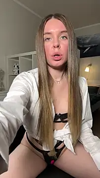 alicemodel online show from April 9, 2026, 4:12 pm