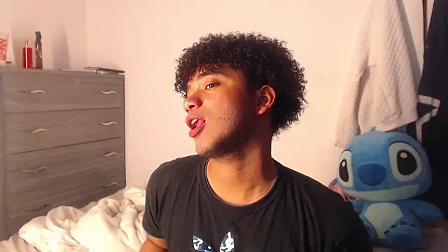 felipecams online show from July 15, 2026, 11:32 pm