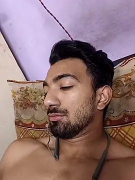 ItsPlayboy031 online show from May 4, 2026, 4:19 am