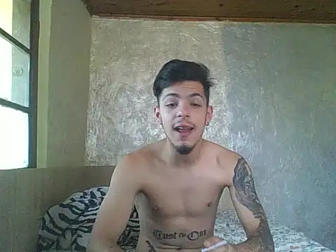robertmrn112 online show from May 15, 2026, 10:22 am