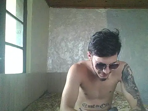 robertmrn112 online show from May 31, 2026, 2:02 pm
