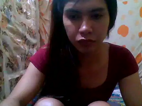 Snapshot of luna_veille chatting on April 25, 2026, 2:14 pm luna veille online show from April 25, 2026, 2:14 pm
