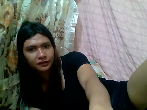 Snapshot of luna_veille chatting on May 18, 2026, 5:52 pm luna veille online show from May 18, 2026, 5:52 pm
