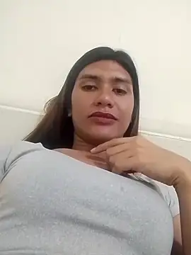 Snapshot of luna_veille chatting on May 22, 2026, 3:50 pm luna veille online show from May 22, 2026, 3:50 pm