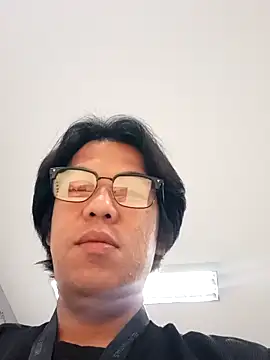 akiramoore online show from May 26, 2026, 1:23 am