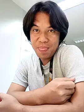 akiramoore online show from June 2, 2026, 2:13 am