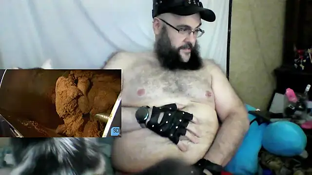 Snapshot of BriTheTopBear chatting on June 13, 2026, 11:46 pm BriTheTopBear online show from June 13, 2026, 11:46 pm