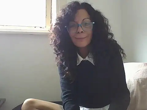 luly mariposa online show from May 7, 2026, 6:13 pm
