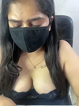 sarasofiaa  online show from May 20, 2026, 3:51 pm
