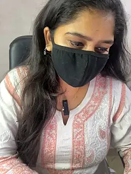 sarasofiaa  online show from June 1, 2026, 3:47 pm