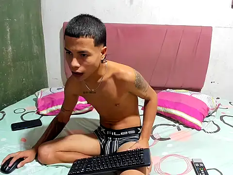 Snapshot of Junior_bebe chatting on April 27, 2026, 1:42 pm Junior bebe online show from April 27, 2026, 1:42 pm