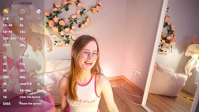 Snapshot of More_Sonne chatting on June 17, 2026, 1:56 pm More Sonne online show from June 17, 2026, 1:56 pm