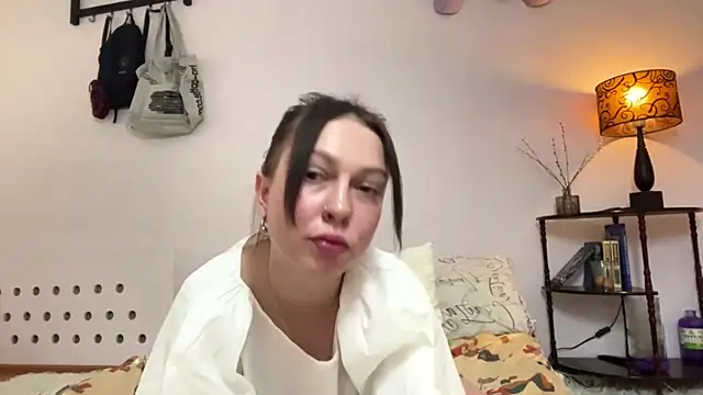 Snapshot of Evelyn_Charm chatting on April 15, 2026, 1:51 pm Evelyn Charm online show from April 15, 2026, 1:51 pm