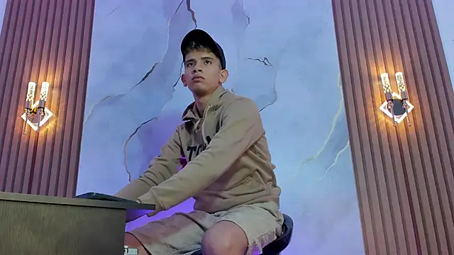 Ethanhot os online show from April 10, 2026, 6:01 pm