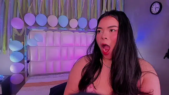 Snapshot of ROSELEI_ chatting on April 7, 2026, 12:05 pm ROSELEI online show from April 7, 2026, 12:05 pm