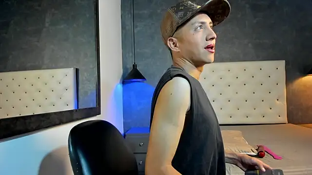 Jara Chick online show from May 6, 2026, 7:41 pm