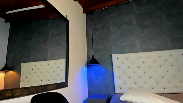 Jara Chick online show from May 13, 2026, 8:06 pm