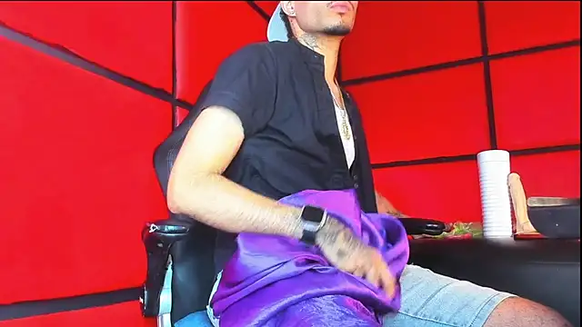 Daniel huge22 online show from July 7, 2026, 6:12 pm