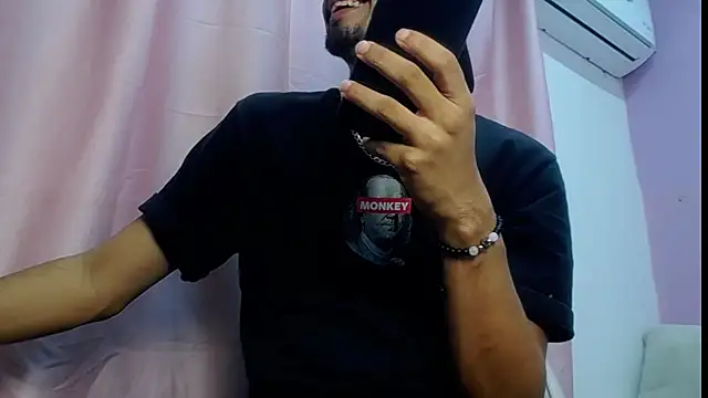 Amir guy  online show from April 19, 2026, 6:10 pm