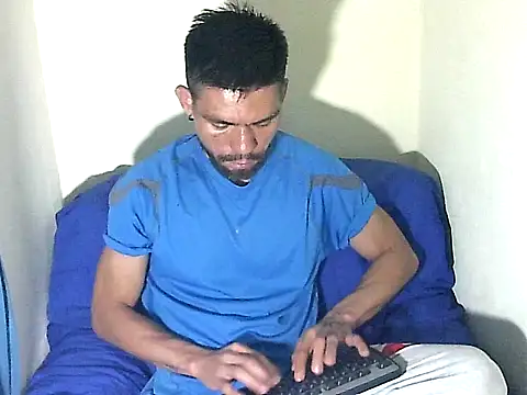 thomas2wood online show from June 23, 2026, 11:58 pm