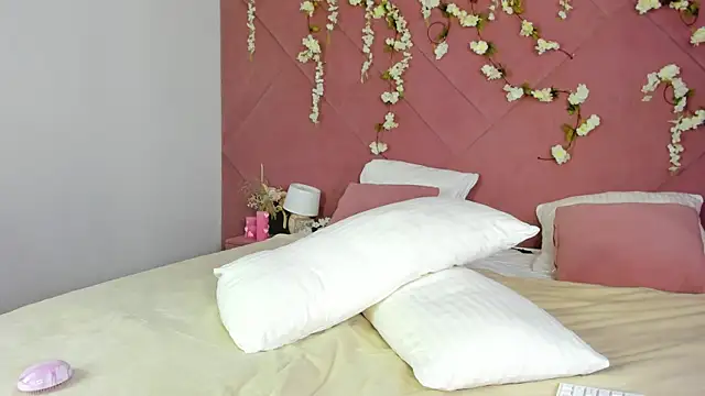 Snapshot of iris_barnes chatting on July 13, 2026, 1:08 am iris barnes online show from July 13, 2026, 1:08 am