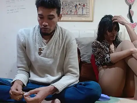 couplhot4 online show from April 7, 2026, 11:10 am