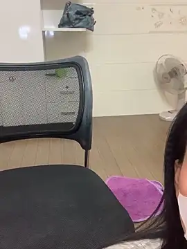 -Susu  online show from April 11, 2026, 9:57 am