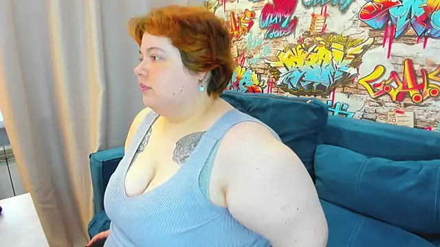 Snapshot of Sew_Sunny chatting on April 10, 2026, 12:49 am Sew Sunny online show from April 10, 2026, 12:49 am