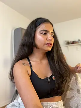 Snapshot of holaRosa chatting on June 7, 2026, 8:01 pm holaRosa online show from June 7, 2026, 8:01 pm