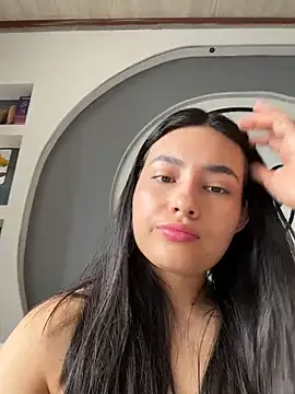 VioletRousee online show from June 14, 2026, 3:36 pm