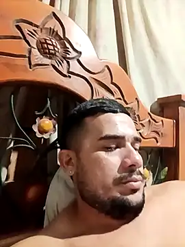 franDuxxx online show from April 28, 2026, 1:04 am