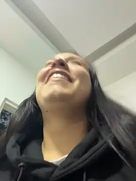 Snapshot of Belavelvet chatting on April 7, 2026, 8:42 pm Belavelvet online show from April 7, 2026, 8:42 pm