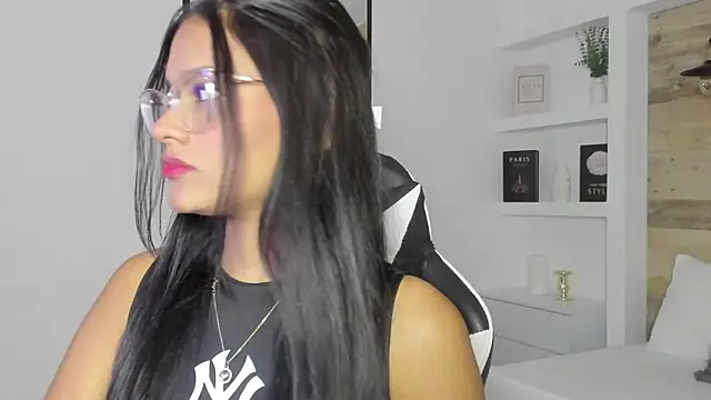 Snapshot of naia_smellie chatting on April 11, 2026, 2:27 am naia smellie online show from April 11, 2026, 2:27 am