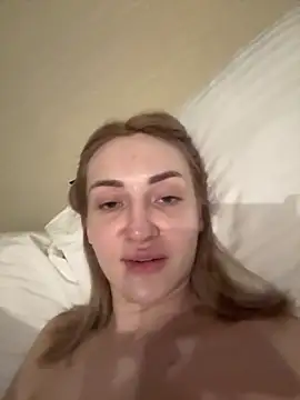 Snapshot of lovencat chatting on April 7, 2026, 10:20 pm lovencat online show from April 7, 2026, 10:20 pm