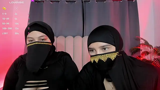 aziza dalila02 online show from April 15, 2026, 1:45 am