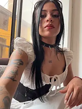 Snapshot of Kattze_ chatting on April 11, 2026, 9:52 pm Kattze online show from April 11, 2026, 9:52 pm