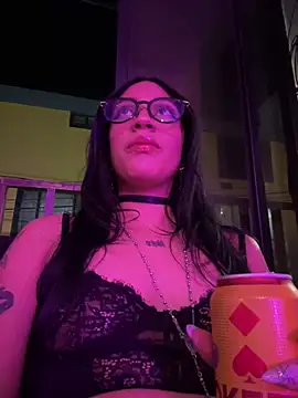 Snapshot of Kattze_ chatting on May 6, 2026, 12:52 am Kattze online show from May 6, 2026, 12:52 am