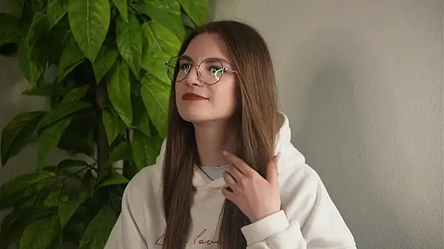 ToyaEssex online show from April 9, 2026, 12:21 pm