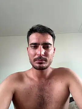 Snapshot of Serttssikici chatting on June 27, 2026, 5:40 pm Serttssikici online show from June 27, 2026, 5:40 pm