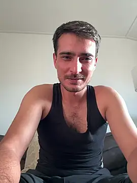Snapshot of Serttssikici chatting on July 25, 2026, 5:54 pm Serttssikici online show from July 25, 2026, 5:54 pm