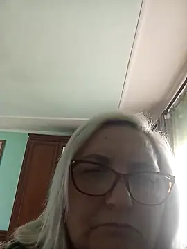 AureliaSky598 online show from May 10, 2026, 11:59 am