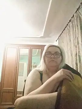 AureliaSky598 online show from May 24, 2026, 10:37 pm